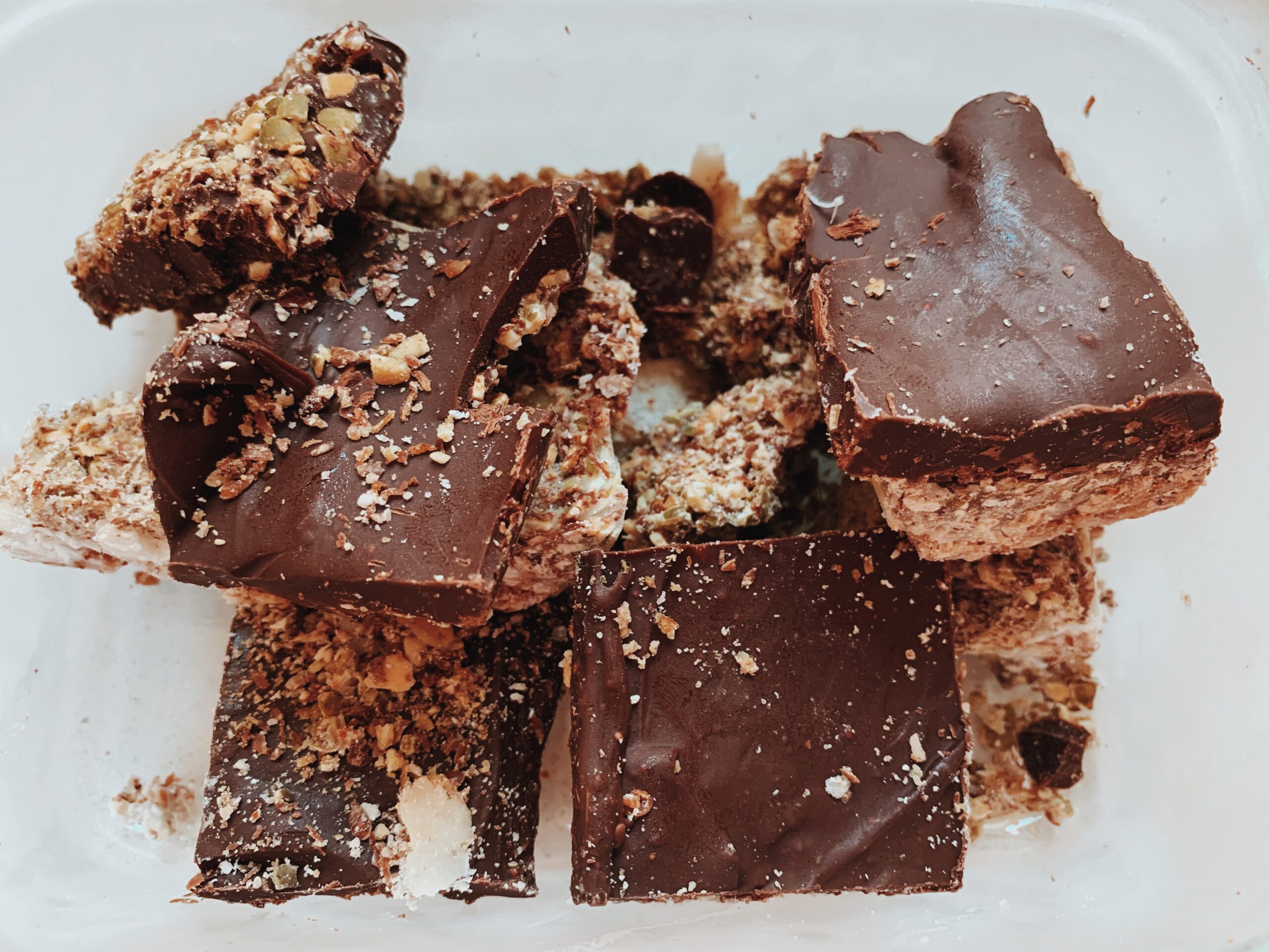 Chocolate Flax Bars for Healthy Hormones | The Hive